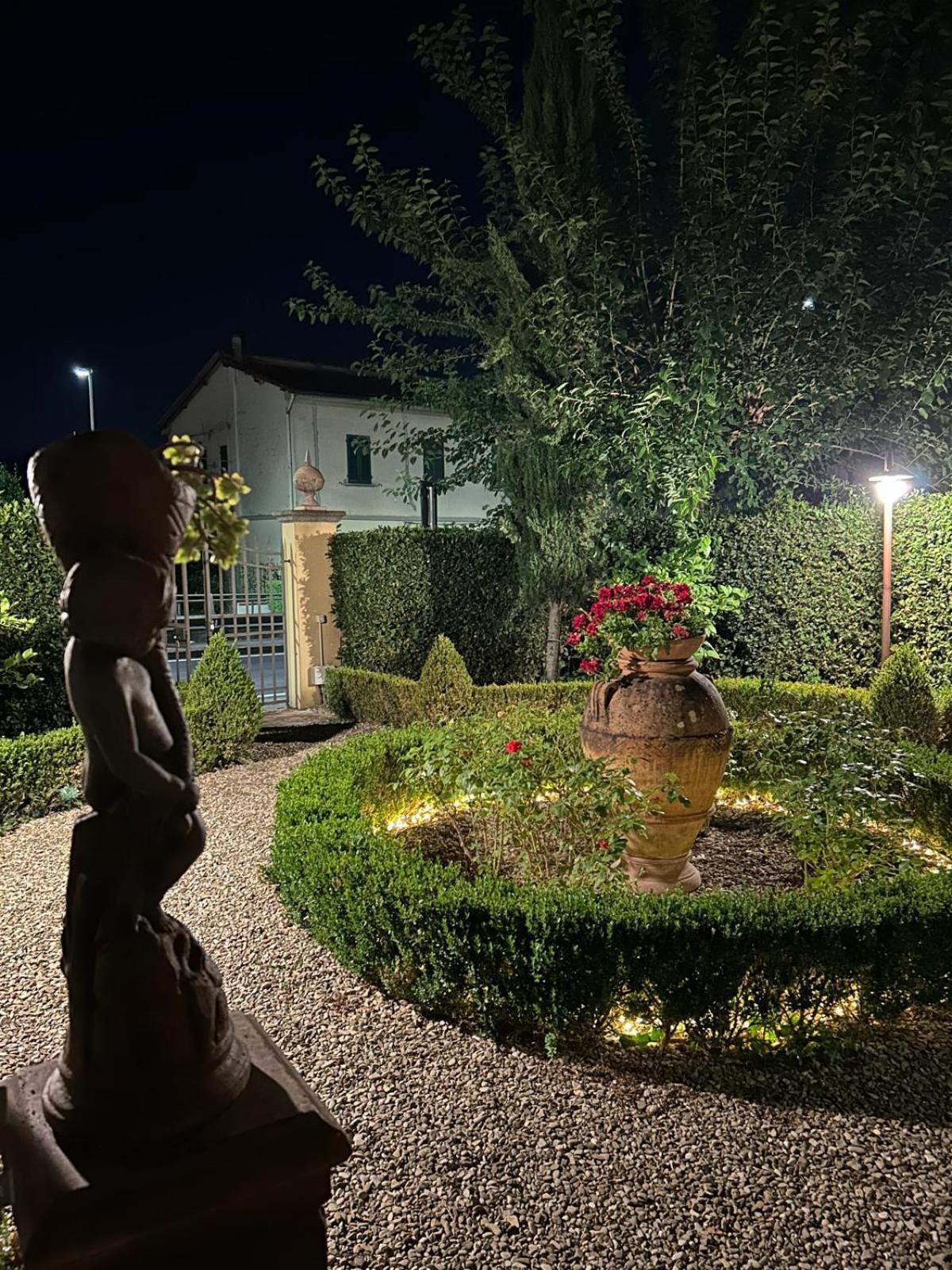 Borgo Di Beppe E Gloria Suite 산 조반니 발다르노 외부 사진